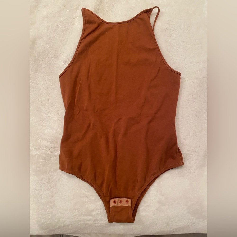HIGH NECK BODYSUIT - RUST COLOR